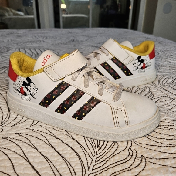 VGUC Adidas Disney Grand Court Mickey Mouse Velcro Sneakers Kids 2 - Picture 1 of 16